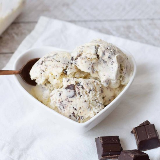 Low lactose stracciatella ice cream