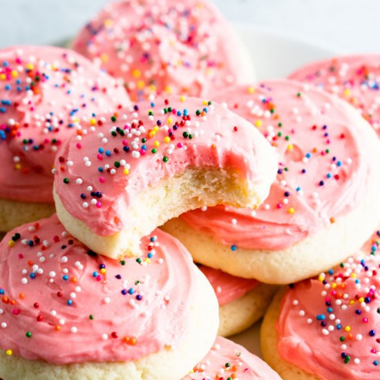 Soft Sugar Cookies w/ Buttercream