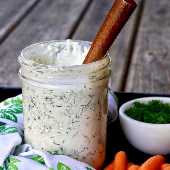 Creamy Garlic-Dill Salad Dressing