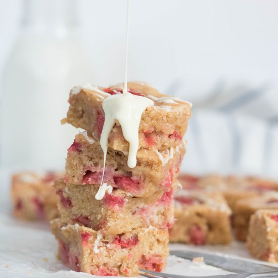 Brown butter Strawberry blondies