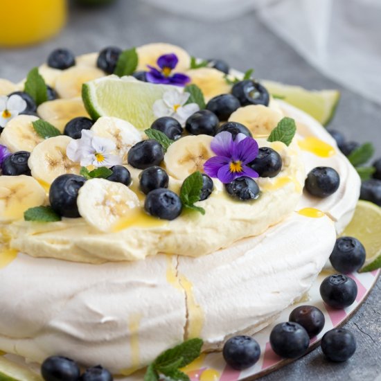 Pavlova with mango and blueberries