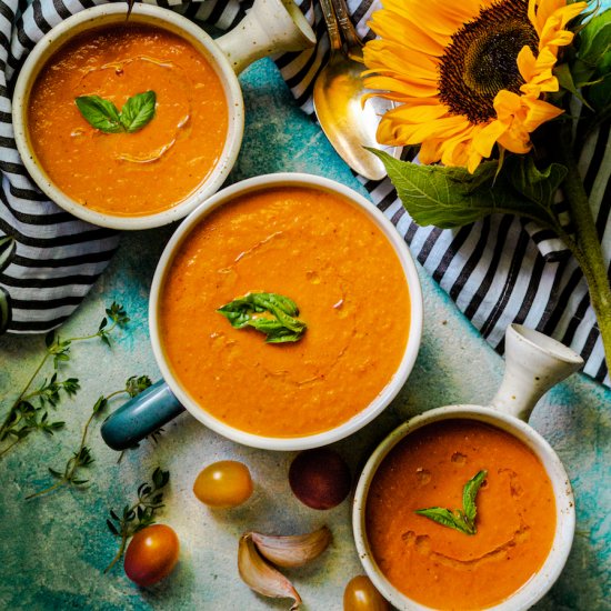 Creamy Pesto Heirloom Tomato Soup