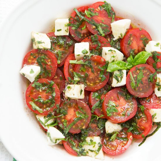 The best marinated tomato salad