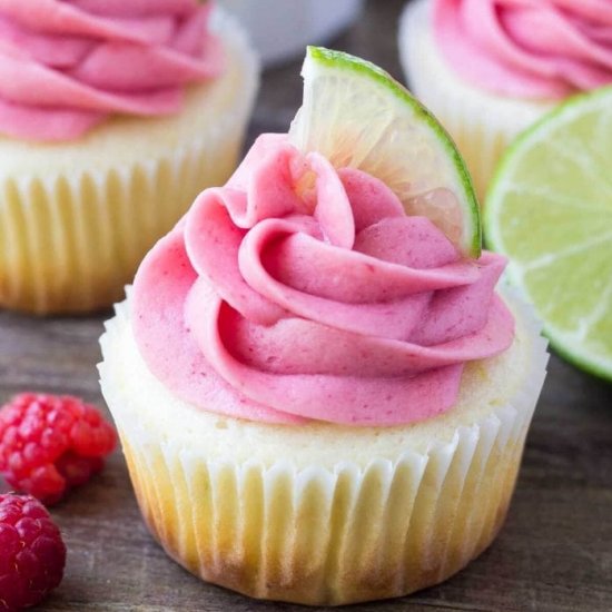 FLUFFY RASPBERRY LIME CUPCAKES