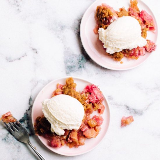 Easy Rhubarb Crisp