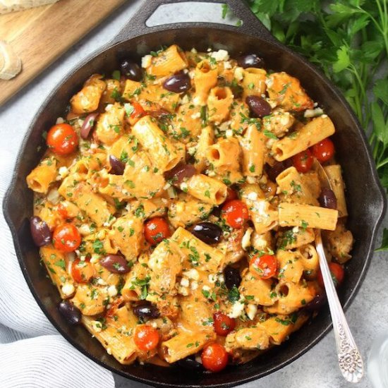 GREEK CHICKEN PASTA SKILLET