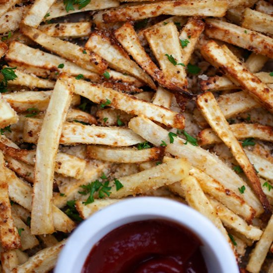 “Cheez” & Onion Parsnip Fries