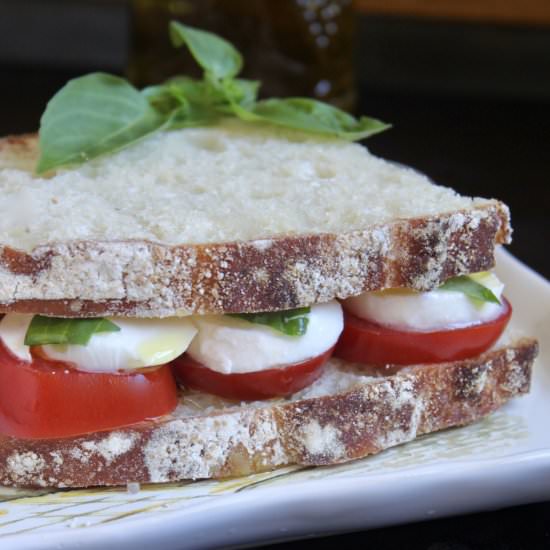 simple caprese sandwich