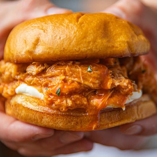 Slow Cooker Buffalo Chicken Sandwic