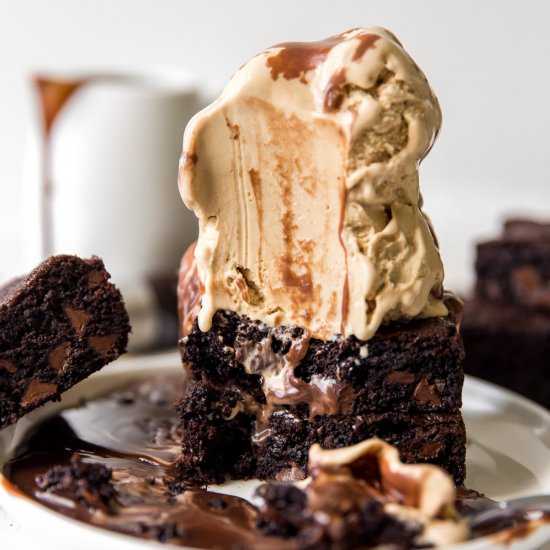 Chocolate Espresso Brownie Sundaes