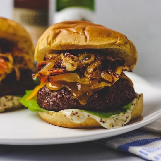 Bacon Gouda Cheeseburger