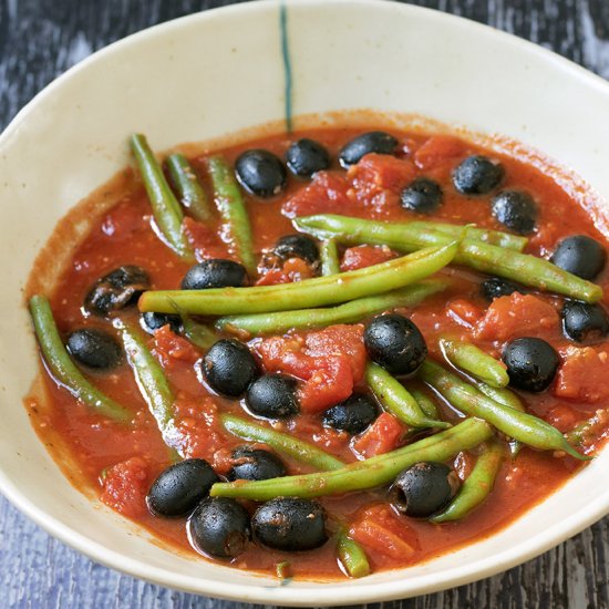 Green beans with tomatoes & olives