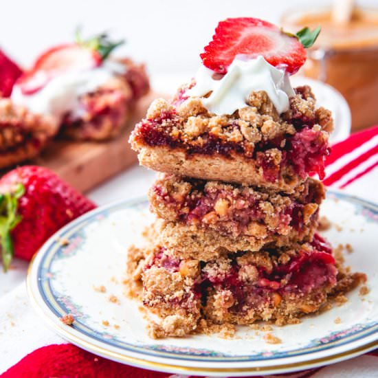 STRAWBERRY CRUMBLE BARS