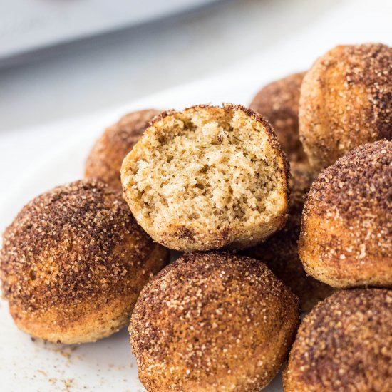 baked cinnamon sugar doughnut holes