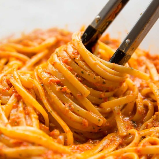 Roasted Red Pepper Pesto Pasta