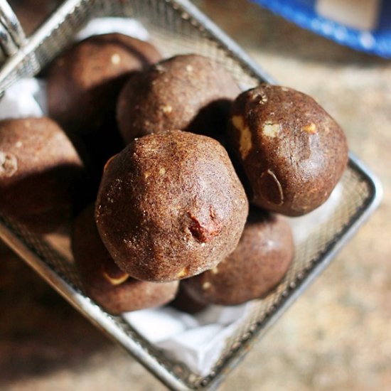 Ragi Ladoo (Finger Millet Balls)