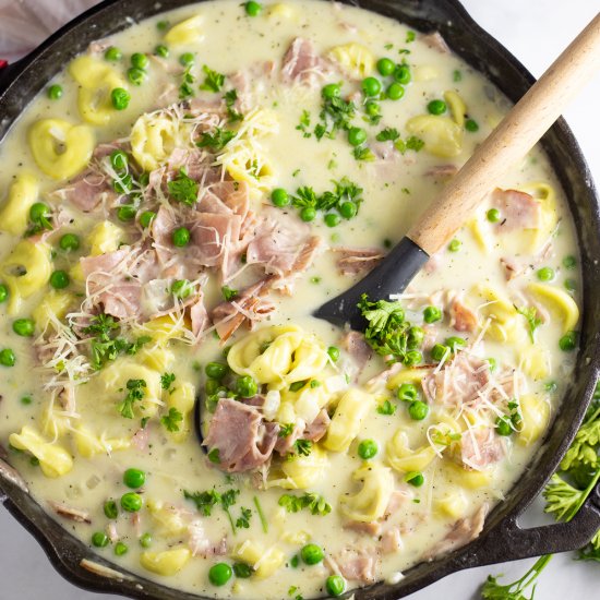 One Pot Ham and Pea Tortellini