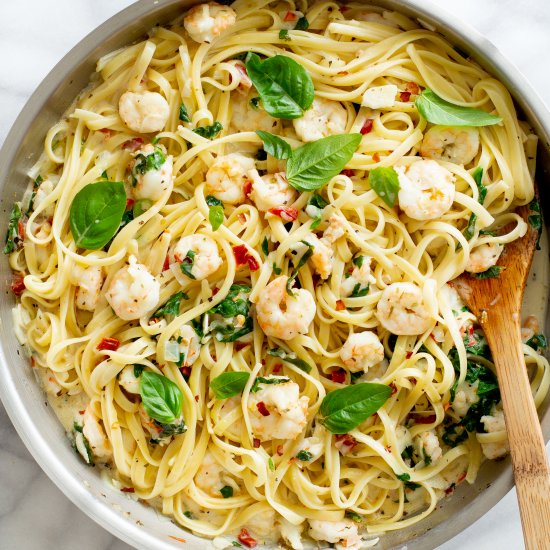 Creamy Garlic Shrimp Linguini