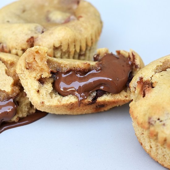 Nutella Stuffed Blondie Cups