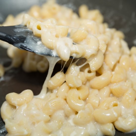 BAKED MACARONI AND CHEESE