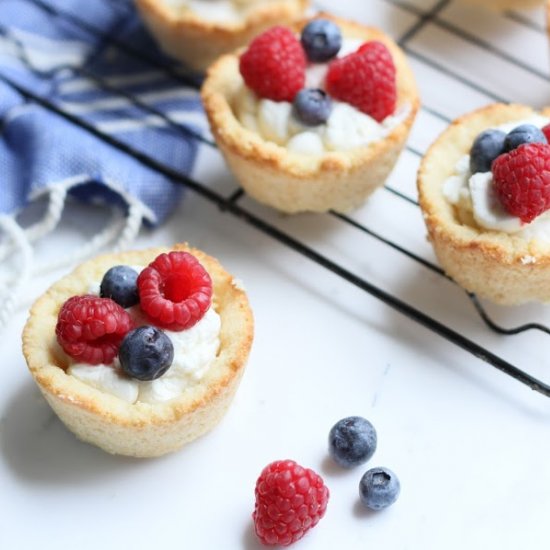 Lemon Berry Cheesecake Cookie Cups