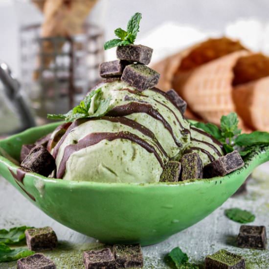 Matcha Ice Cream with DarkChocolate