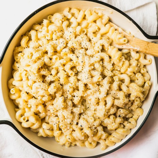 Cacio e Pepe Macaroni & Cheese