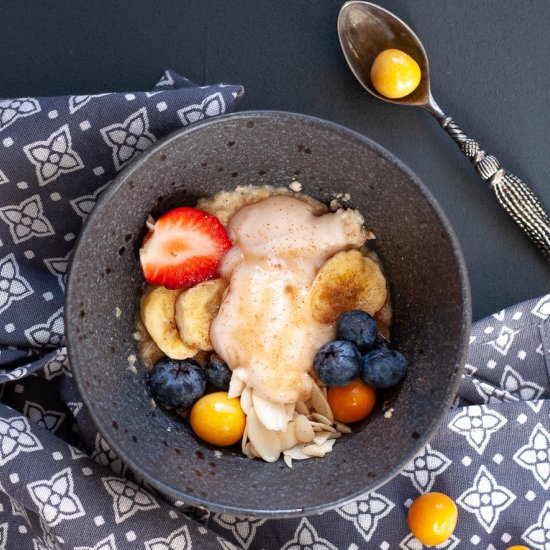 Berry and yogurt cinnamon oatmeal