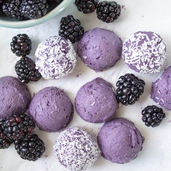 Blackberry Cake Balls (Paleo/Keto)