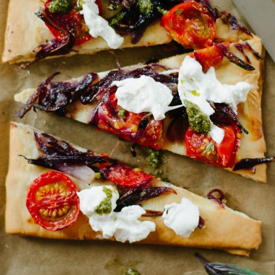 Focaccia: onions, burrata, tomato