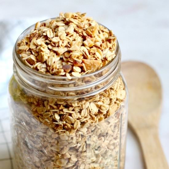 Easy Homemade Granola Recipe