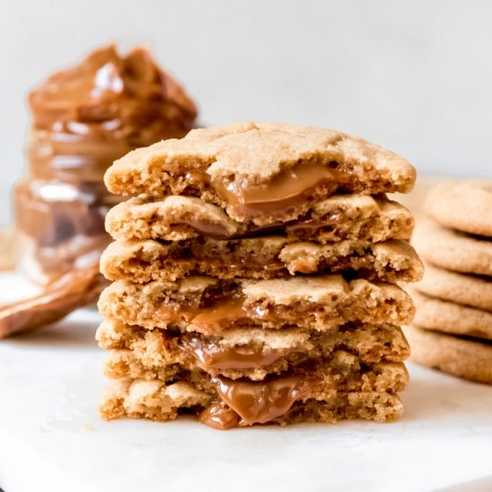 DULCE DE LECHE STUFFED COOKIES