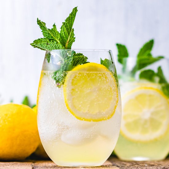 Limoncello Spritz