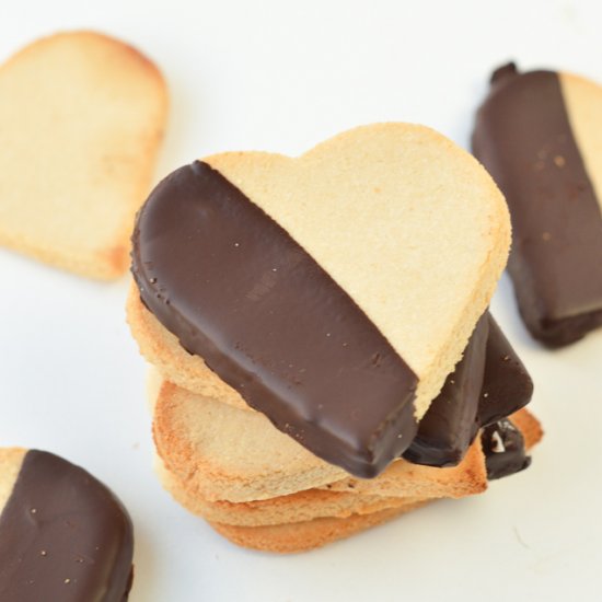 COCONUT FLOUR SHORTBREAD COOKIES