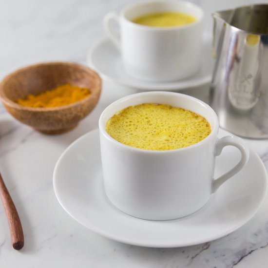 Turmeric Latte – Vegan Version Too