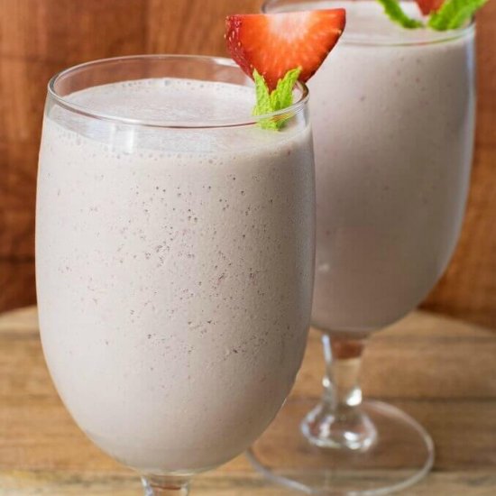 Chocolate Strawberry Lassi