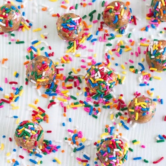 Low FODMAP Birthday Cake Bliss Ball