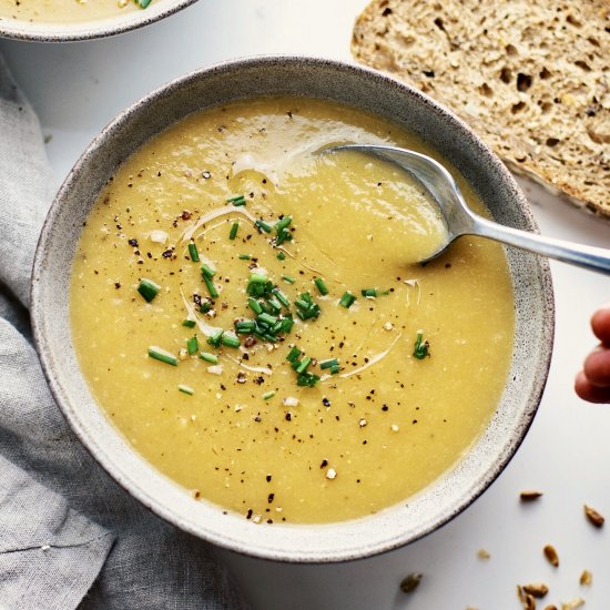 30-Minute Leek and Potato Soup