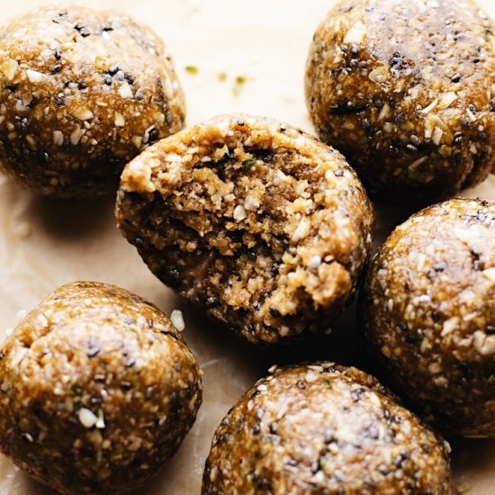 Chewy No Bake Oatmeal Protein Bites