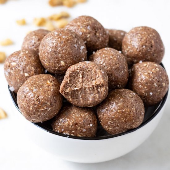 5 Ingredient Protein Balls