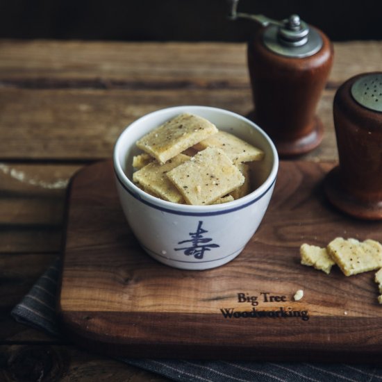 Keto Salt and Pepper Crackers