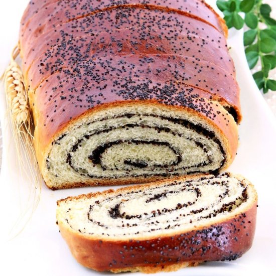 Easy Poppy Seed Roll Recipe