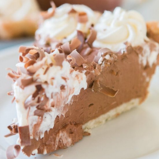 EASY NO BAKE CHOCOLATE PIE