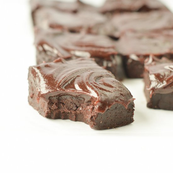 NO BAKE BROWNIES