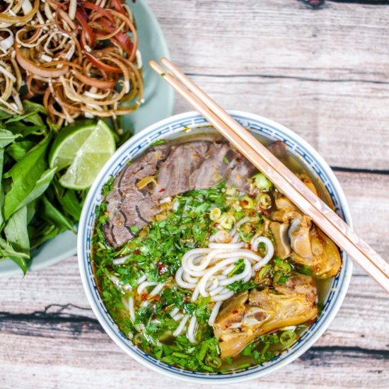 Spicy Vietnamese Beef Noodle Soup (