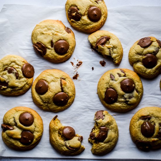 Soft & Chewy Chocolate Chip Cookies