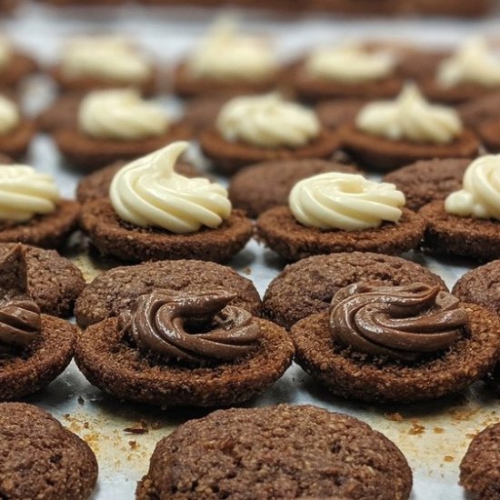 Low Carb Keto Chocolate Whoopie Pie