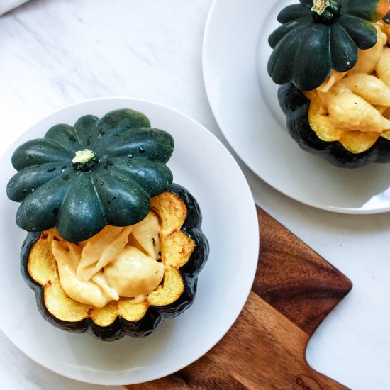 Mac and Cheese Stuffed Acorn Squash