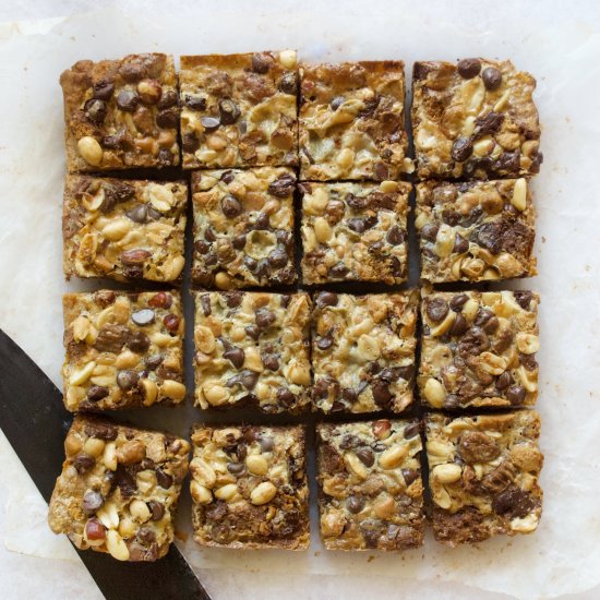 PB CHOCOLATE PRETZEL MAGIC BARS