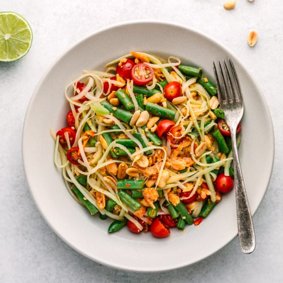 GREEN PAPAYA SALAD (SOM TAM)